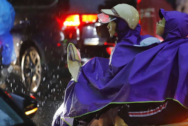 Không khí lạnh ảnh hưởng đến Trung Bộ gây mưa dông nhiều nơi